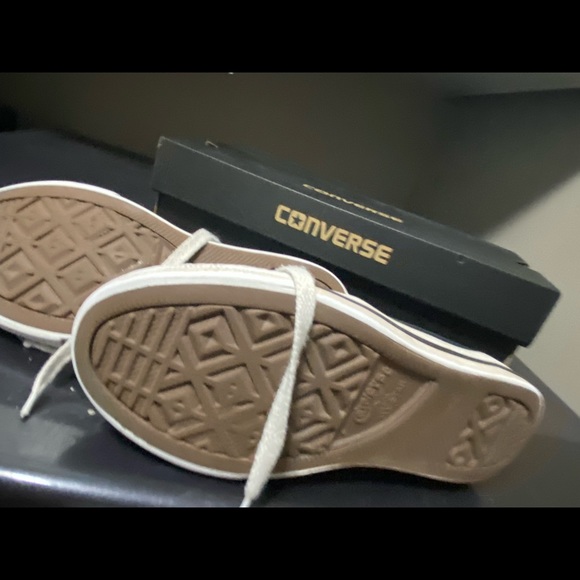 ⭐️CONVERSE ALL STAR KICKS⭐️ - Picture 3 of 9